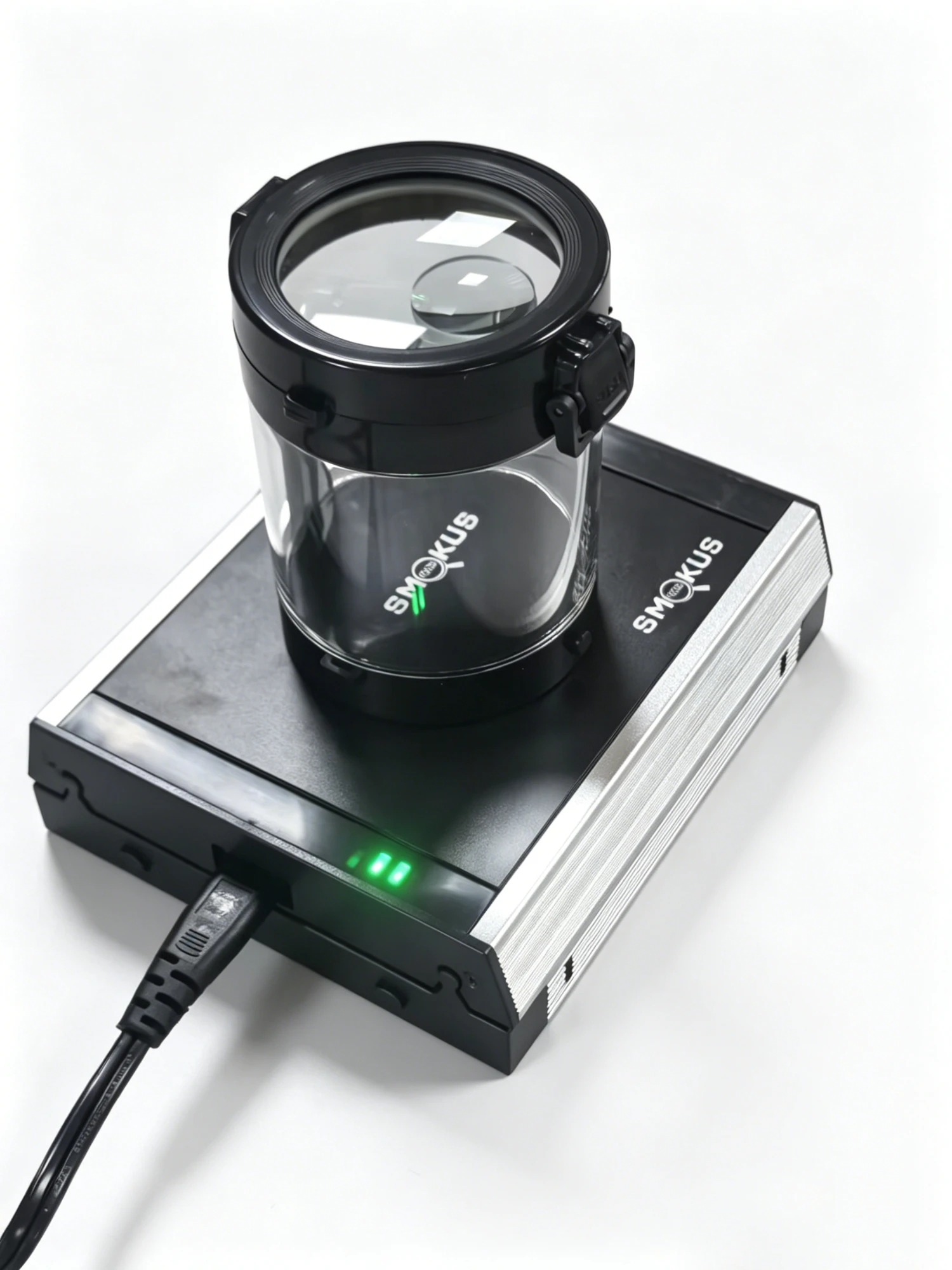 Smokus Focus Eclipse 2.0 display jar on the Flight Deck wireless charging base